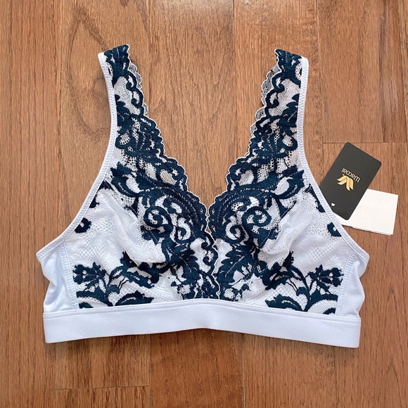 NWT Wacoal Embrace Lace™ Wire Free Bra - Picture 2 of 5